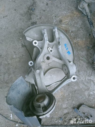 Кулак поворотный задний правый Audi A6 C7 cdnb