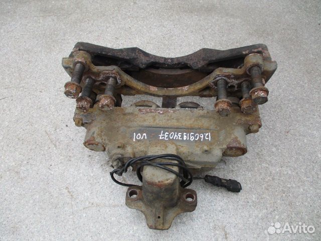 Суппорт передний левый Volvo 20527036