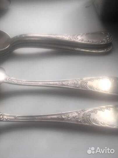 Столовые приборы, ножи, вилки, ложки