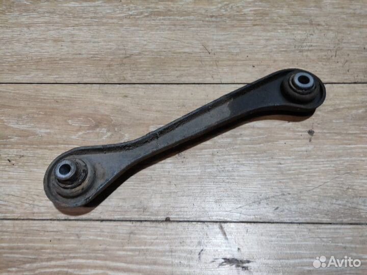 Рычаг подвески задний левый Volkswagen Passat B6
