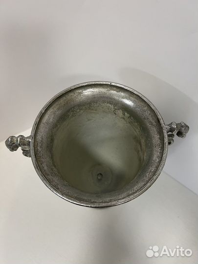 Ваза металлическая