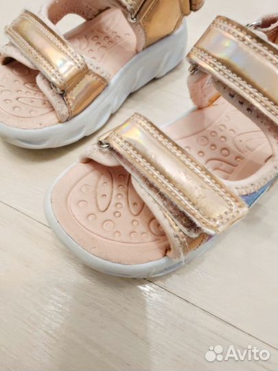 Сандалии для девочки