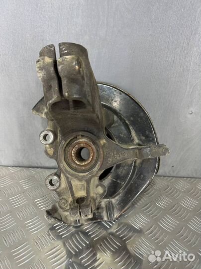 Кулак передний правый Ford Focus 3