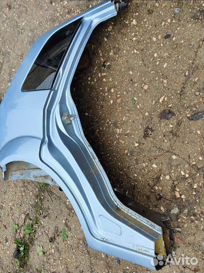 Ford Fiesta mk5 крыло заднее правое
