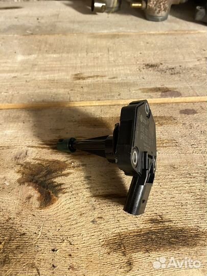 Датчик уровня масла vag 1.4, 1.2 04e907660d