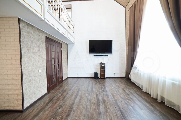 Дом 240 м² на участке 10 сот.