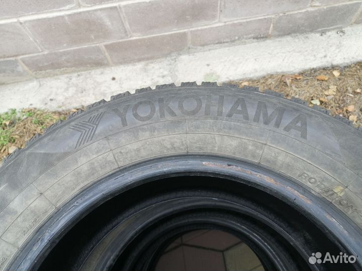 Yokohama Ice Guard IG65 215/65 R16