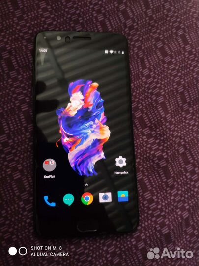 Телефон OnePlus 5