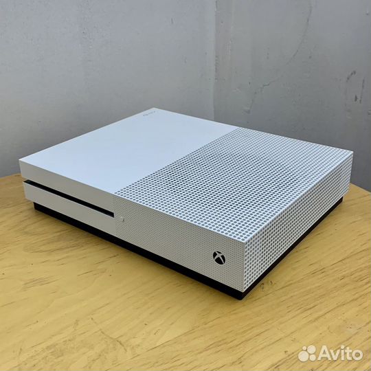 Игровая приставка Xbox One S 1TB