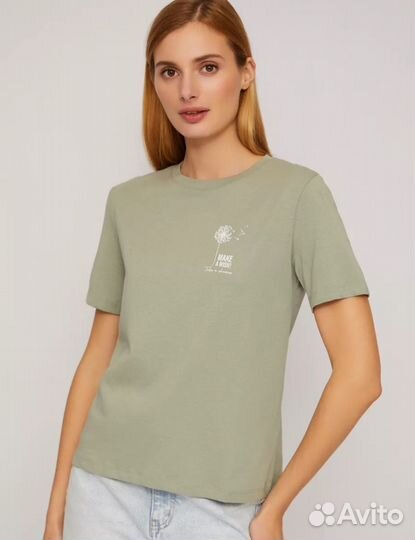 Новая женская футболка