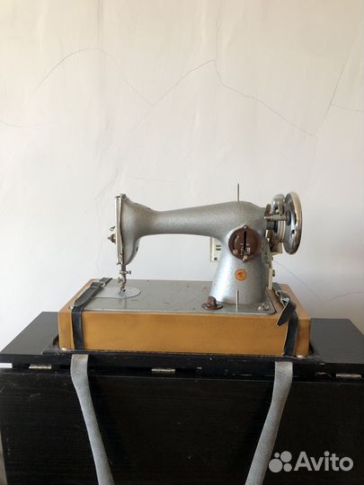 Швейная машинка tur 2