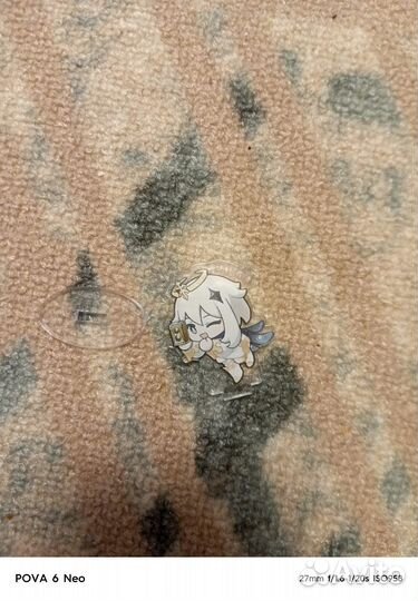 Стенды и брелки из коллаборации геншин и магнит