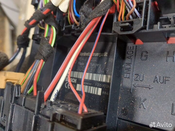 Блок управления бортовой сети Volkswagen Tiguan