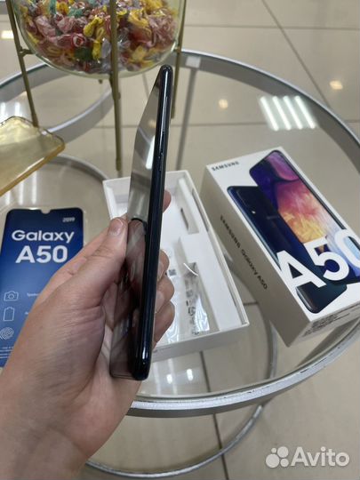 Samsung Galaxy A50, 4/64 ГБ