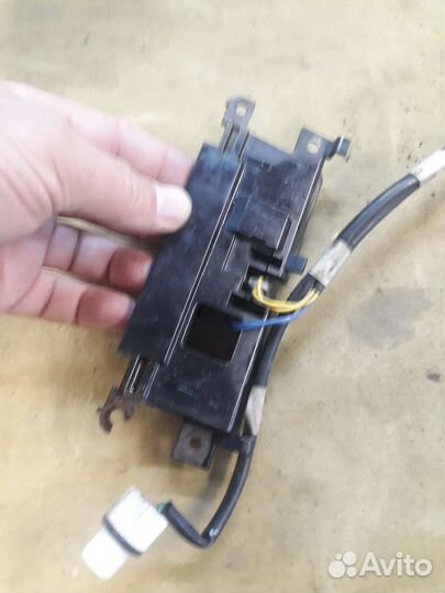 Х трейл Кнопка открывания багажника T31 07–11