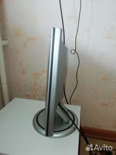 Монитор Philips 15, 6''