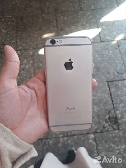 Телефон iPhone 6