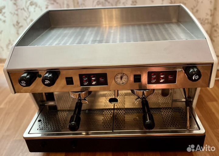 Кофемашина рожковая Итальянская Wega