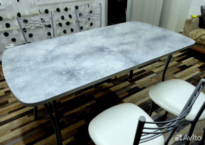 Стол кухонный раздвижной со стульями