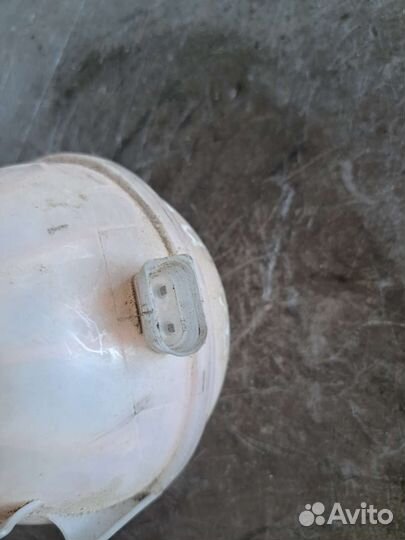 Расширительный бачок на Volkswagen Passat B6