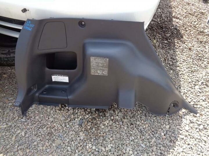 Обшивка багажника левая Toyota Corolla Spacio