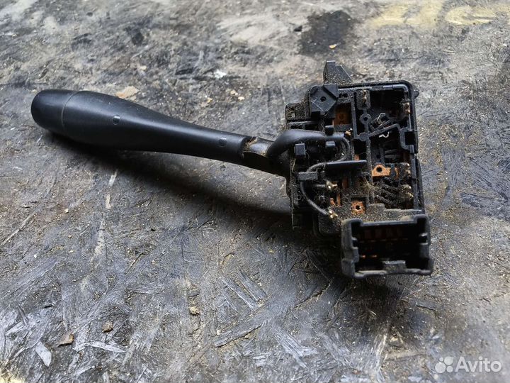 Подрулевой переключатель Nissan bluebird u14