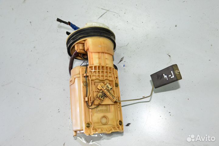 Топливный насос бензонасос VW Golf 4 2.0