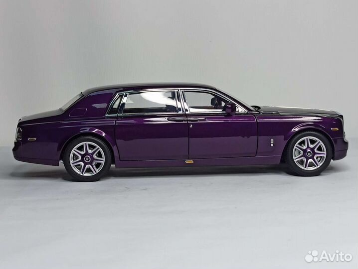 Rolls-Royce Phantom EWB 1:18 Kyosho