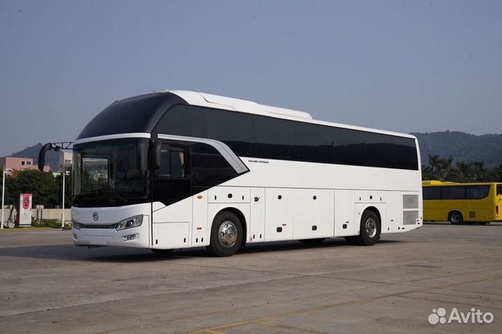 Туристический автобус Golden Dragon XML6126, 2024