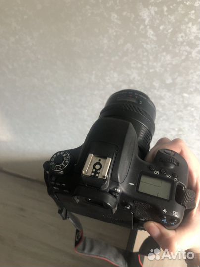 Зеркальный фотоаппарат Canon EOS 760 d