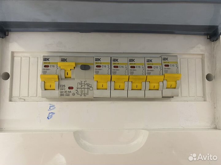 Щиток электрический в сборе