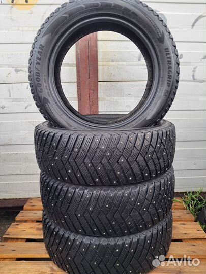 Goodyear UltraGrip Ice Arctic SUV 235/55 R19 106T