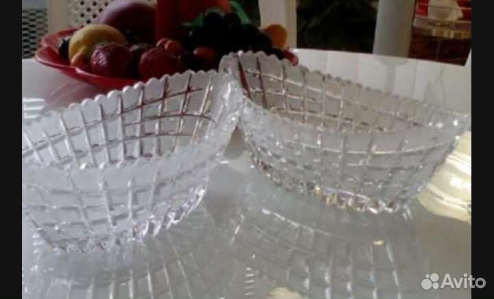 Хрустальные ладьи и вазочка.Новые