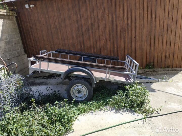 Продаю прицеп (самосвал) для легкового автомобиля