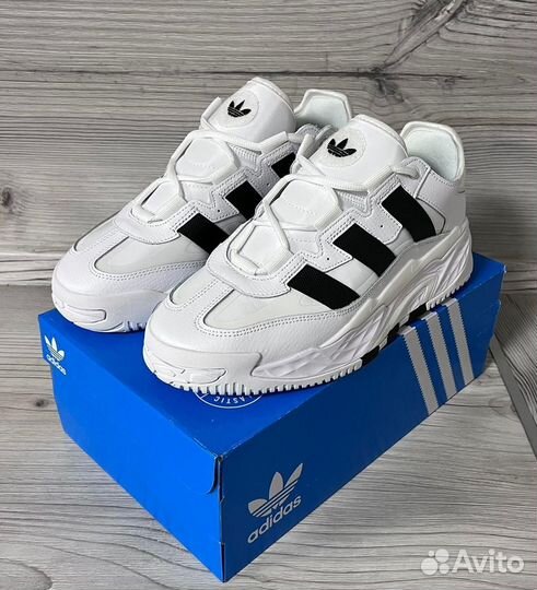 Кроссовки adidas
