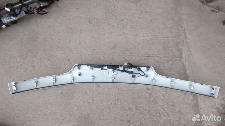 Молдинг крышки багажника Kia Sorento XM 2014 год