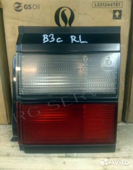 VW Passat B3 седан внутренний правый фонарь