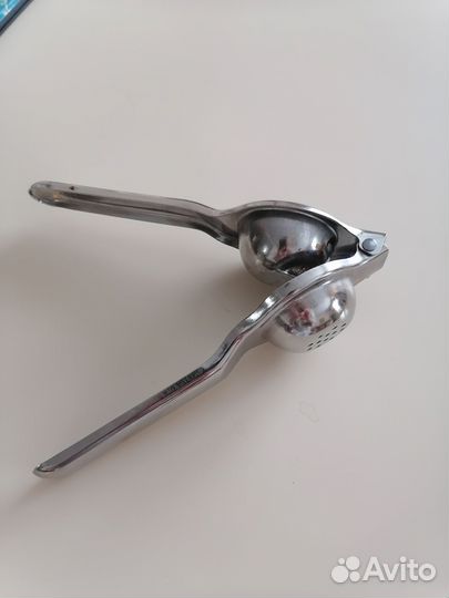 Соковыжималка-пресс для лимона