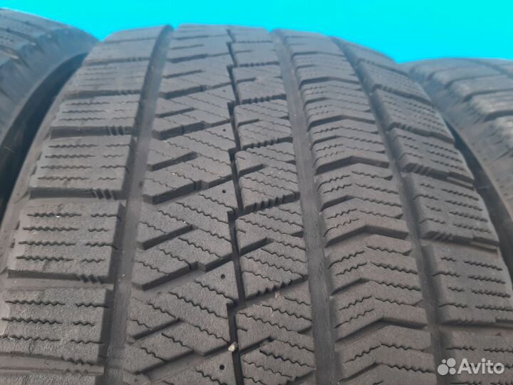 Bridgestone Blizzak VRX2 205/50 R17 93Q