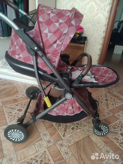 Коляска детская до года