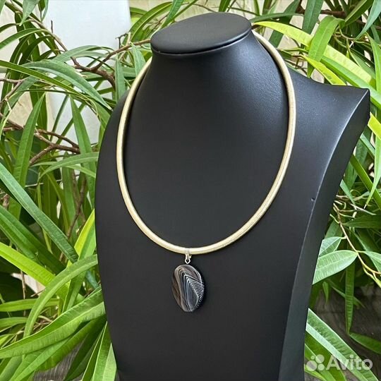 Кулоны с натуральным камнем на шнуре