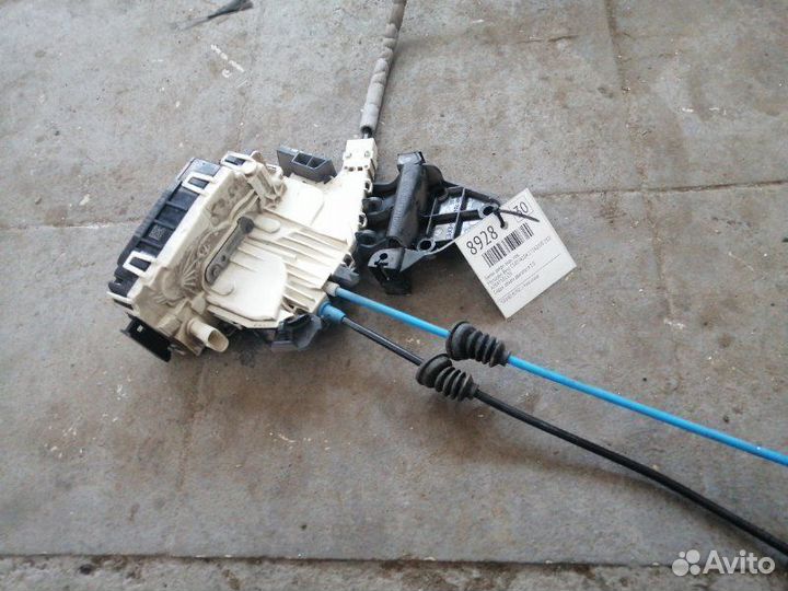 Замок двери задний левый Mercedes Benz C180 W204