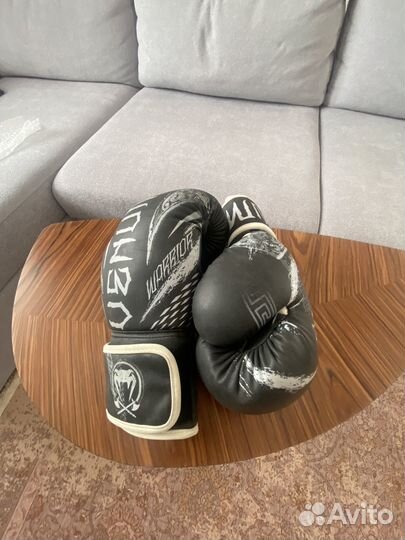 Боксерские перчатки Venum gldtr 4.0 серый 14 унций