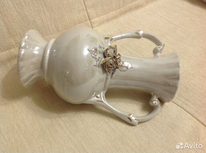 Ваза перламутровая с лепным цветком СССР