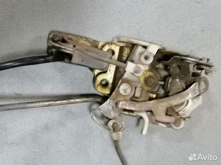 Замок двери передней левой Mitsubishi Mirage 1991