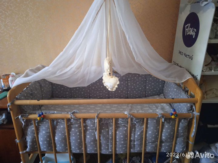 Детская кроватка
