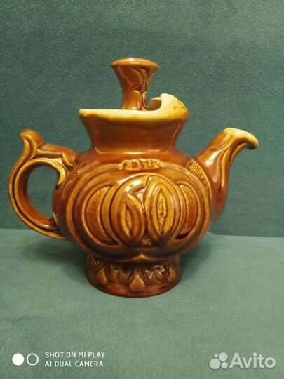 Чайник и молочники