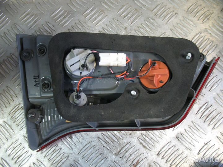 Фонарь внутренний правый Киа Рио 3 2015г