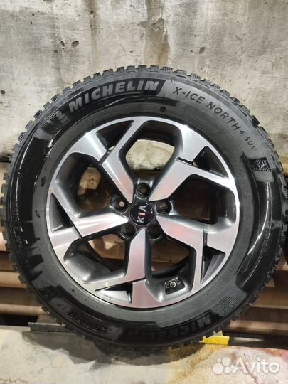 Michelin X-Ice North 4 225/65 R17