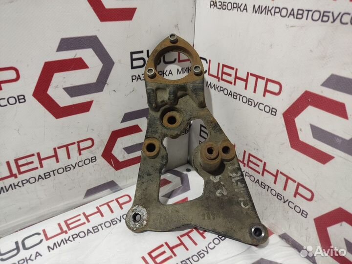 Кронштейн вискомуфты 2.5TDI VW Крафтер,Crafter